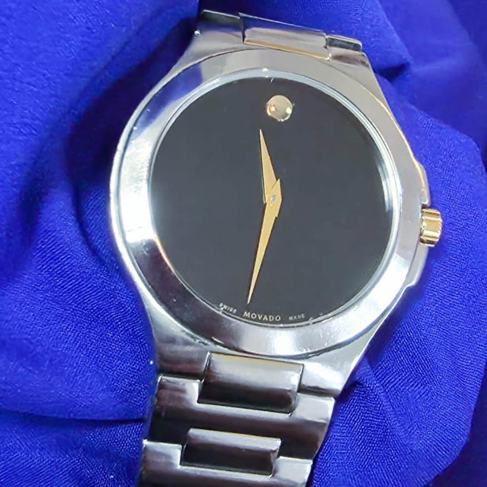 Movado Museum 41mm Swiss Made Luxury Men's Watch
New battery